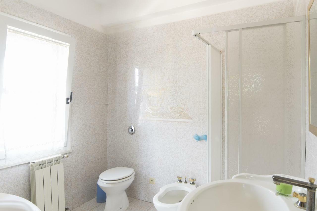 Vacationers Refuge Bed and Breakfast Anzio Exteriör bild