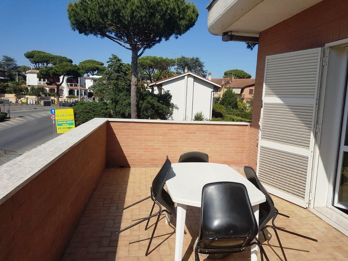 Vacationers Refuge Bed and Breakfast Anzio Exteriör bild
